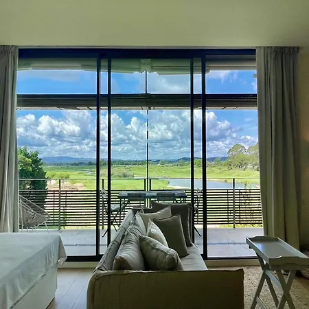 Emporda Golf Estudi 4-1-3 *